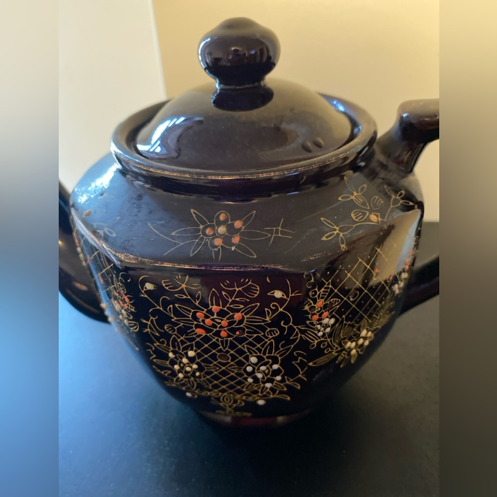 Brown teapot